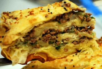 Oktay Usta Kıymalı Börek Tarifi ve Malzemeleri